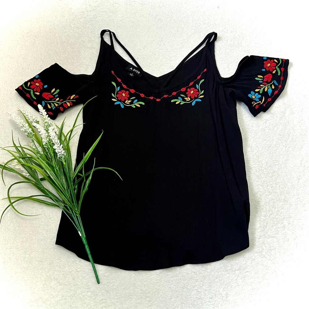 A. Byer Floral Embroidered Cold Shoulder Blouse - Small